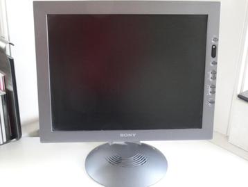 Sony SDM-N50R Flatscreen en mediabox beschikbaar voor biedingen