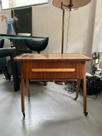 Vintage design naaikastje, fournituren tafeltje op wieltjes, Antiek en Kunst, Ophalen
