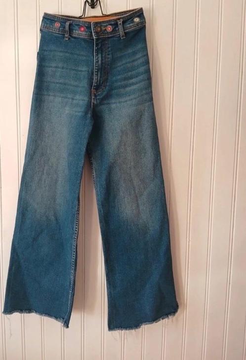 Desigual cropped flared jeans maat 36 XS, Kleding | Dames, Spijkerbroeken en Jeans, Zo goed als nieuw, W27 (confectie 34) of kleiner