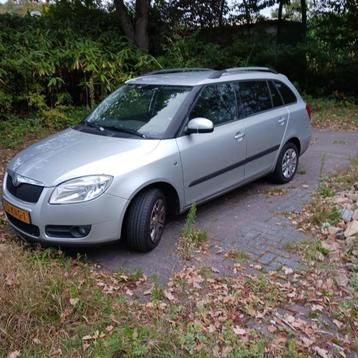 Skoda Fabia 1.4 16V 63KW Combi 2010 Grijs (Gas en Benzine) beschikbaar voor biedingen