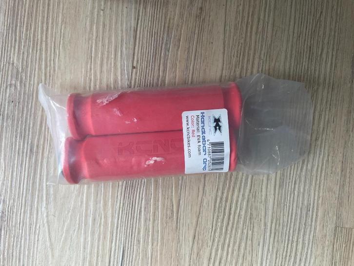 KCNC EVA Foam Handvatten – Rood, Fietsen en Brommers, Fietsonderdelen, Zo goed als nieuw, Stuur, Ophalen