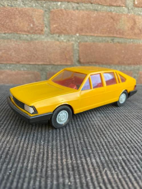 DDR AUDI 100 AVANT LSE **VINTAGE**, Hobby en Vrije tijd, Modelauto's | 1:24, Zo goed als nieuw, Overige merken, Ophalen of Verzenden