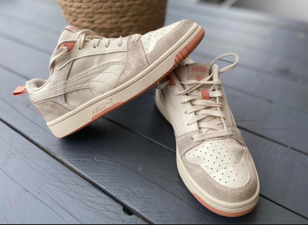 Puma Rebound V6 Low Coquette sneaker maat 36, Overige kleuren, Ophalen of Verzenden, Sneakers of Gympen, Zo goed als nieuw