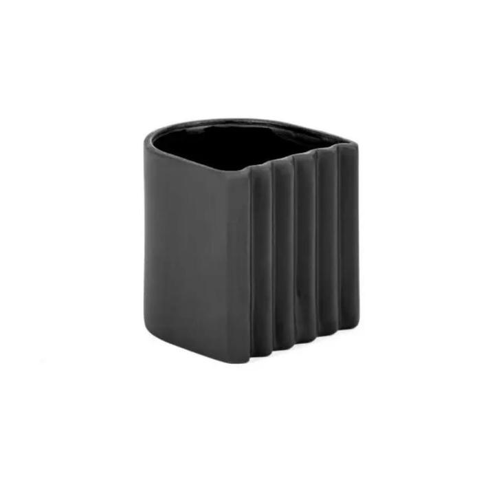 Nog nieuw design vaasjes van Serax zwart strak nieuw!, Huis en Inrichting, Woonaccessoires | Vazen, Nieuw, Zwart, Minder dan 50 cm