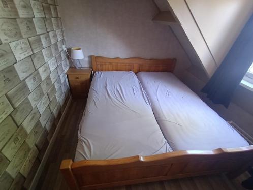 Bedombouw grenen 180x200 met nachtkastje en dressoir, Huis en Inrichting, Slaapkamer | Bedden, Gebruikt, Tweepersoons, 180 cm