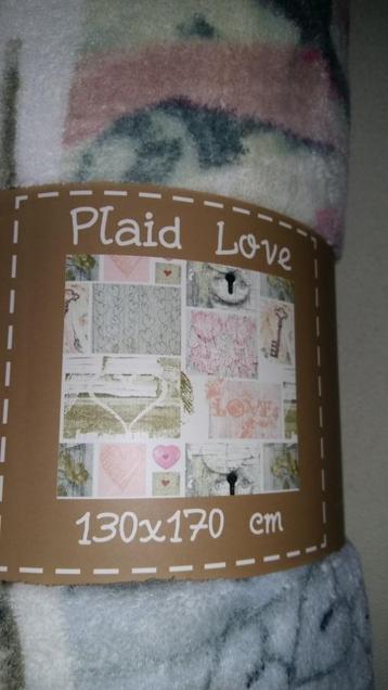 Heerlijke warme nieuwe plaids love 130 bij 170 beschikbaar voor biedingen