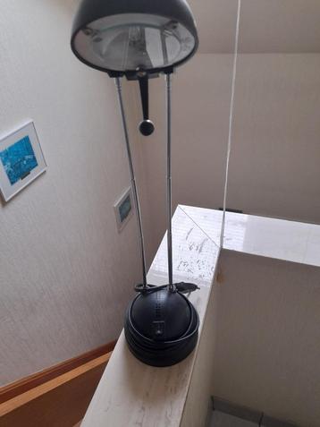 Led burau lamp in hoogte verstelbaar. beschikbaar voor biedingen