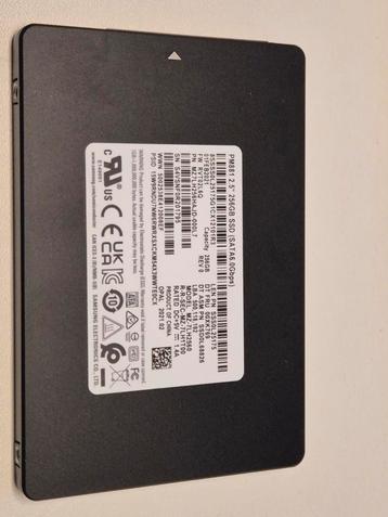 Samsung PM881 256GB SSD 2,5" Sata beschikbaar voor biedingen