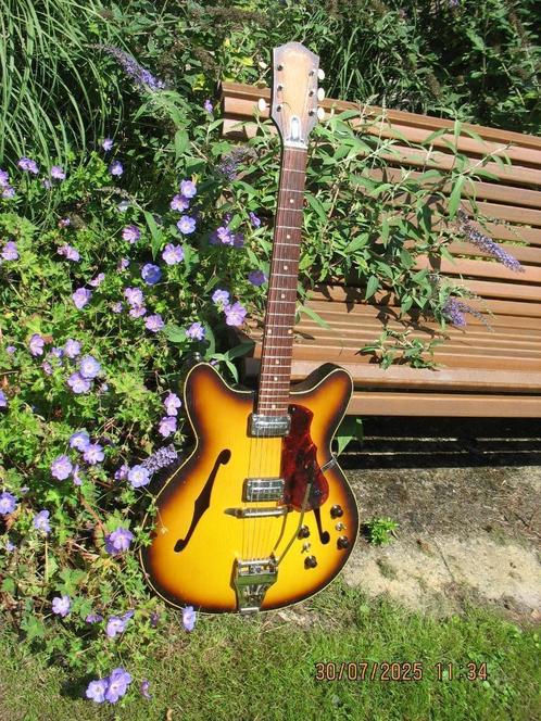 Egmond Princess 2EM1 s.a. 60's gitaar, Muziek en Instrumenten, Snaarinstrumenten | Gitaren | Elektrisch, Gebruikt, Semi-solid body