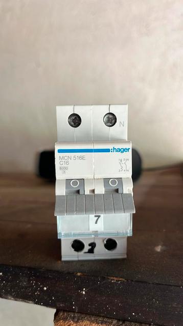 Hager MCN 516E installatieautomaat 1 polig + nul beschikbaar voor biedingen