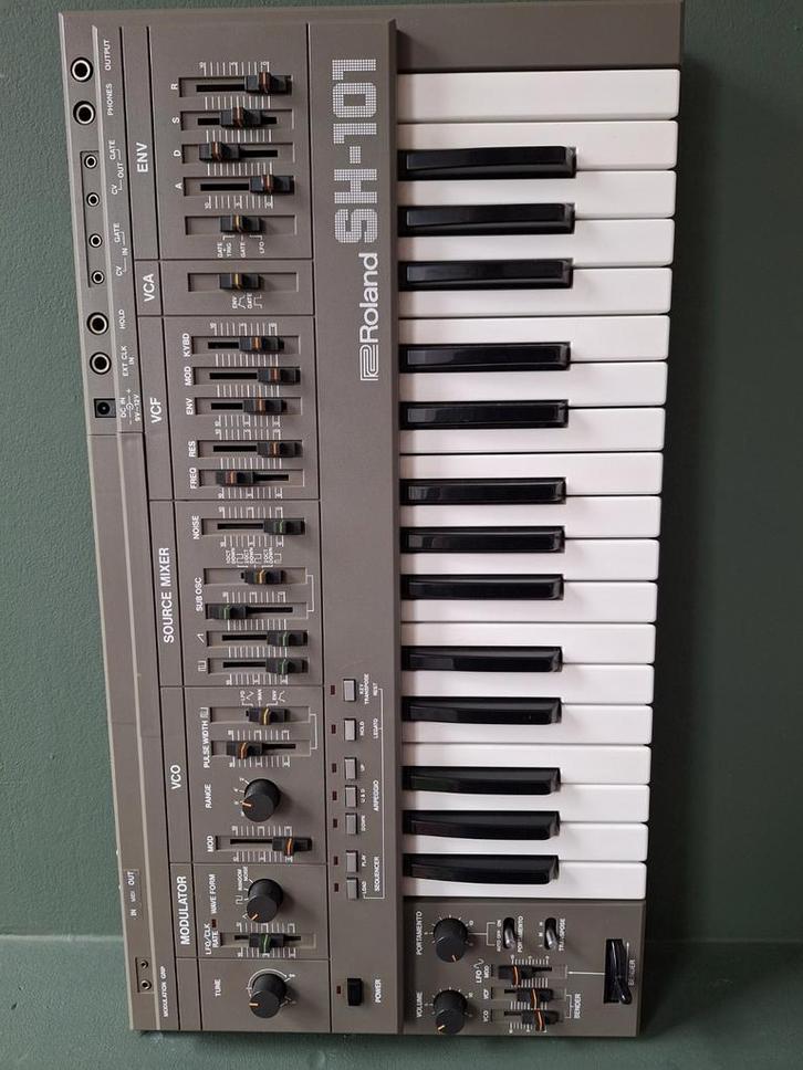Roland SH101 - Gereviseerd, Tubbutec MIDI, Topstaat!, Muziek en Instrumenten, Synthesizers, Zo goed als nieuw, Overige aantallen