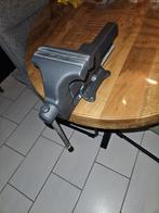 Heuer bankschroef, Doe-het-zelf en Verbouw, Werkbanken, Ophalen of Verzenden, Gebruikt, Minder dan 70 cm, Bankschroef