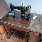 Antieke Singer naaimachine met houten kast, Ophalen
