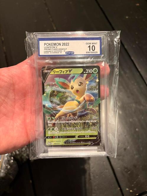 Leafeon v grade 10, Hobby en Vrije tijd, Verzamelkaartspellen | Pokémon, Zo goed als nieuw, Meerdere kaarten, Foil, Ophalen of Verzenden