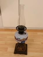 Antieke Petroleumlamp met Bloemmotief, Antiek en Kunst, Ophalen of Verzenden