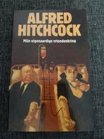 Alfred Hitchcock - Mijn eigenaardige vriendenkring, Gelezen, Ophalen of Verzenden, Nederland, Alfred Hitchcock
