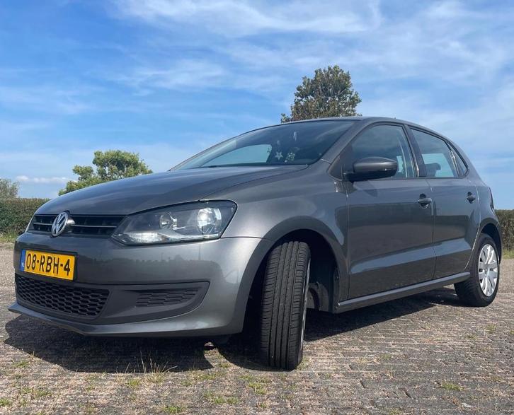 Volkswagen Polo 1.4 63KW AUT 2011 Grijs, Auto's, Volkswagen, Particulier, Polo, Achteruitrijcamera, Airbags, Airconditioning, Bluetooth