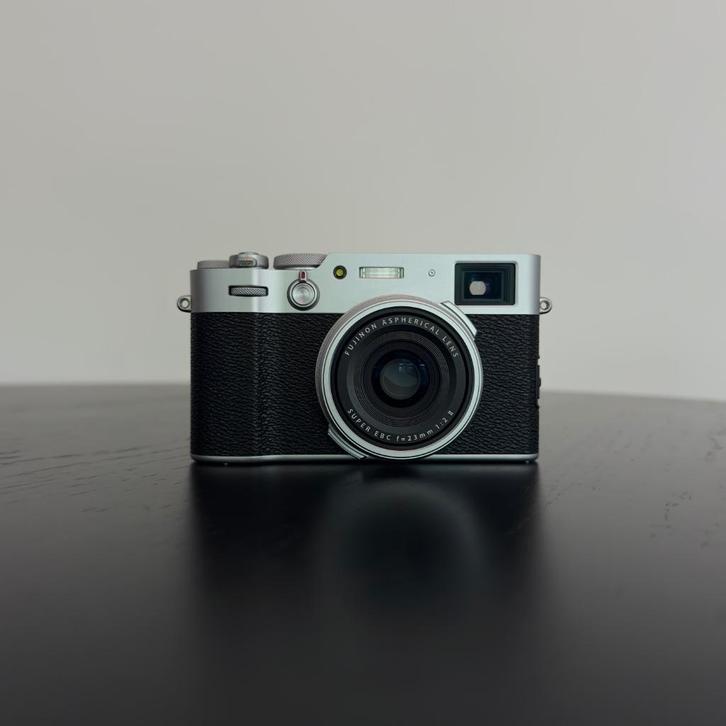 Fujifilm X100V Zilver, Audio, Tv en Foto, Fotocamera's Digitaal, Zo goed als nieuw, Compact, Fuji, Geen optische zoom, Ophalen of Verzenden