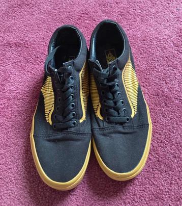 Mooie sneakers met de snaai :) beschikbaar voor biedingen