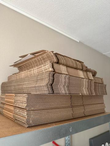 Heel veel brievenbus doosjes A4, A4+, A5 & verzenddoosjes beschikbaar voor biedingen