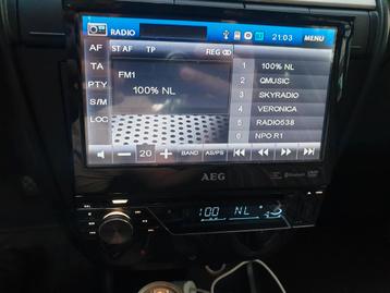 Aeg autoradio met uitklapscherm  beschikbaar voor biedingen