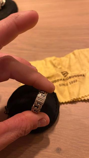 Buddha to Buddha ring beschikbaar voor biedingen