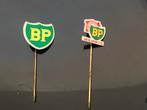 Twee vintage BP speldjes, Ophalen of Verzenden, Zo goed als nieuw, Merk, Speldje of Pin