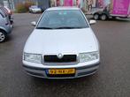 Skoda Octavia 1.6 75KW 2004 Grijs, Voorwielaandrijving, 4 cilinders, Metallic lak, 500 kg