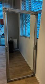Grote Spiegel met Sierlijke Lijst, Huis en Inrichting, Woonaccessoires | Spiegels, Ophalen, Zo goed als nieuw, 150 tot 200 cm
