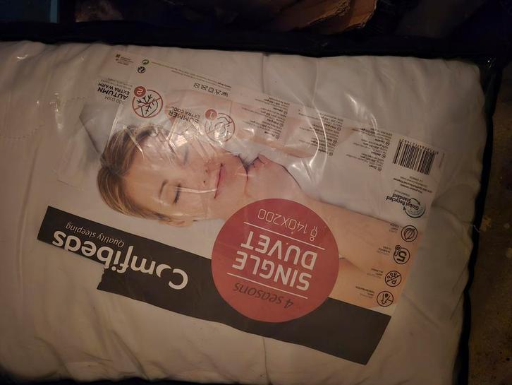 Comfibeas 4 Seizoenen Dekbed - 140x200, Huis en Inrichting, Slaapkamer | Beddengoed, Nieuw, Deken of Dekbed, Eenpersoons, Wit