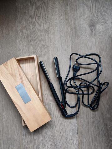 Stijltang met Houten Doos beschikbaar voor biedingen