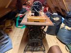 Oude naaimachine, Ophalen, Gebruikt, Garen of Naald(en)
