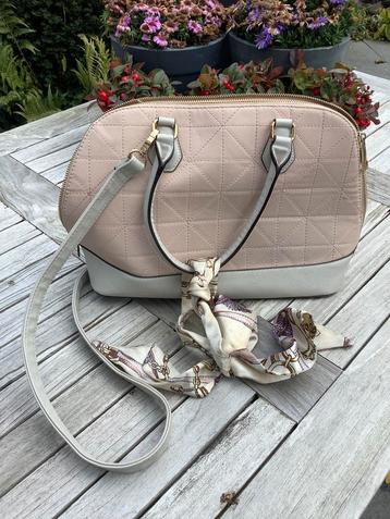 Handige damestas - merk Aldo - met zijden sjaaltje beschikbaar voor biedingen