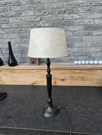 Tafellamp met stoffen kap en metalen voet, Huis en Inrichting, Lampen | Tafellampen, Ophalen, Gebruikt, Vintage, Metaal