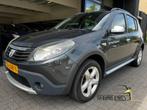 Dacia Sandero 1.6 Stepway, Gebruikt, 4 cilinders, 1070 kg, Metallic lak