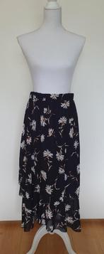 Zwart met wit gebloemde lange rok van Norah maat 36, Kleding | Dames, Rokken, Zwart, Ophalen of Verzenden, Zo goed als nieuw, Norah