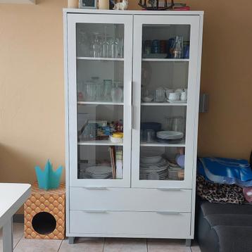 Vitrinekast hoogglans wit beschikbaar voor biedingen