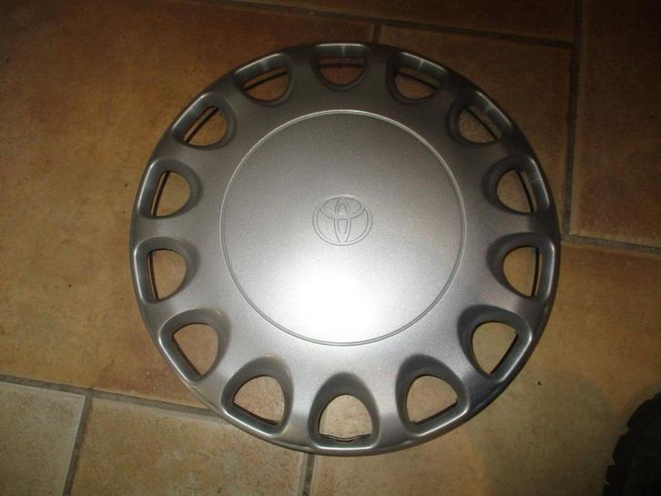 een wieldop toyota corolla E 7     14 inch, Auto-onderdelen, Carrosserie en Plaatwerk, Spatbord, Toyota, Nieuw, Ophalen of Verzenden