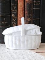 Oud biscuit doosje “Hondje in mand”, Antiek en Kunst, Ophalen of Verzenden