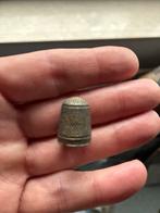 Antieke vingerhoed, Ophalen of Verzenden, Gebruikt, Brons, Nederland