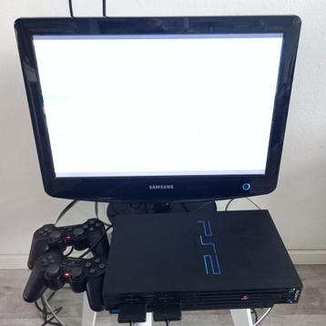 Nette ps2 met 2 controllers en 4 spellen beschikbaar voor biedingen