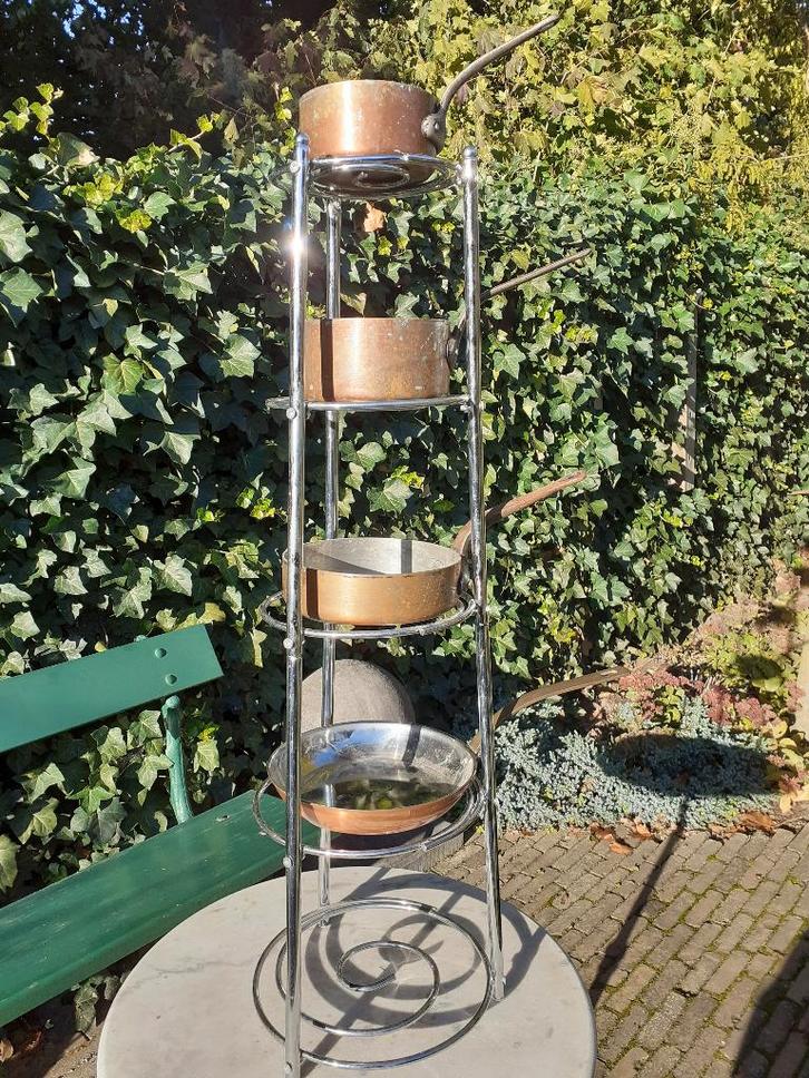 VINTAGE RETRO etagere uitgevoerd in RVS voor bv pannen, Huis en Inrichting, Keuken | Potten en Pannen, Gebruikt, Overige typen