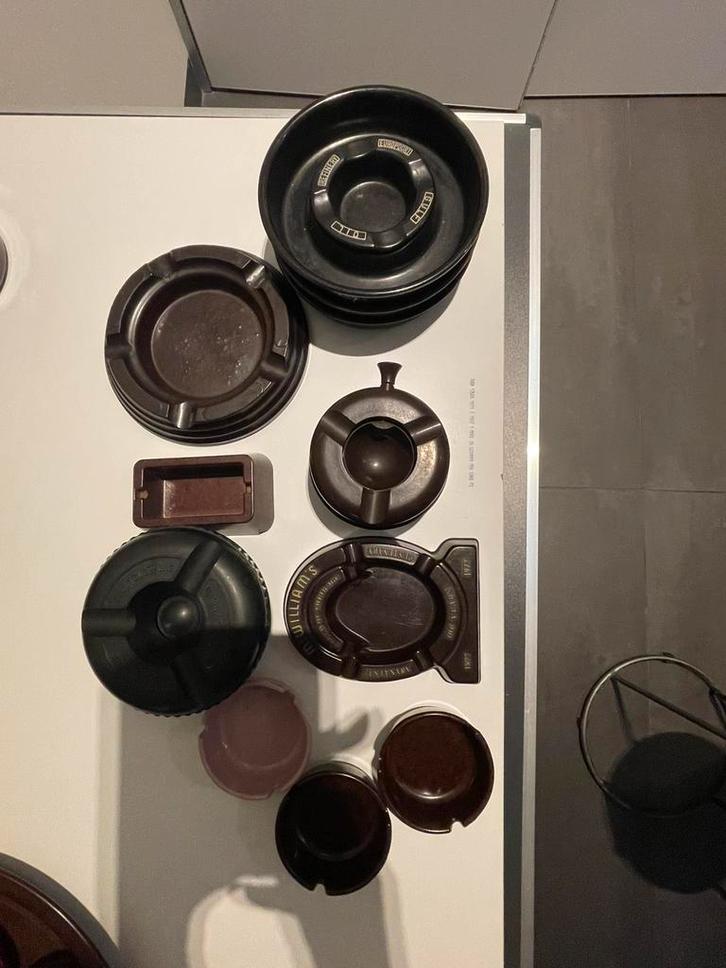Asbakken van bakeliet, Antiek en Kunst, Curiosa en Brocante, Ophalen of Verzenden