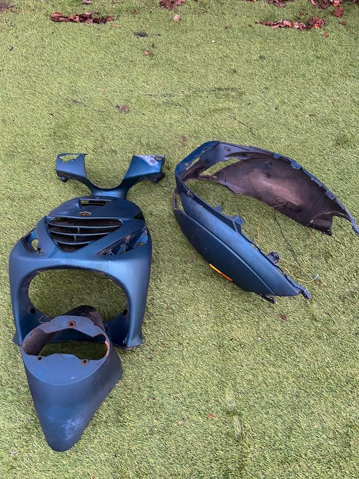 Piaggio zip kappenset, Fietsen en Brommers, Brommeronderdelen | Scooters, Zo goed als nieuw, Piaggio, Kap, Ophalen