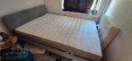 Ikea Bed 140x200 + Matras (met klein vlekje), Huis en Inrichting, Slaapkamer | Bedden, Ophalen