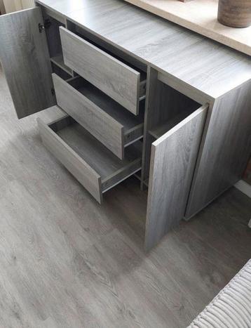 Cabinet beschikbaar voor biedingen