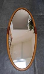 Vintage Spiegel Rotan met Lederen Details, Huis en Inrichting, Woonaccessoires | Spiegels, Ophalen, Ovaal, Minder dan 50 cm, 100 tot 150 cm