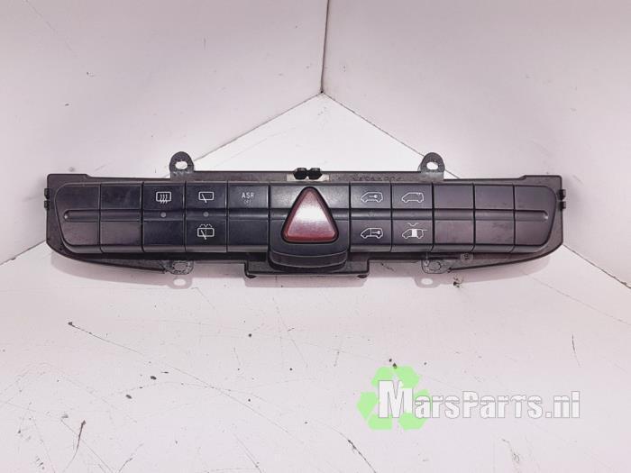 Paniekverlichtings Schakelaar van een Mercedes Vito, Auto-onderdelen, Dashboard en Schakelaars, Mercedes-Benz, Gebruikt, 6 maanden garantie