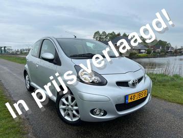 Toyota Aygo 1.0-12V Comfort Airco / 5-Deurs / APK 17-04-2026 beschikbaar voor biedingen