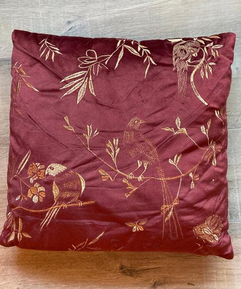 paars velvet goud brokaat sierkussen kussen woonkussen vogel, Huis en Inrichting, Woonaccessoires | Kussens, Zo goed als nieuw